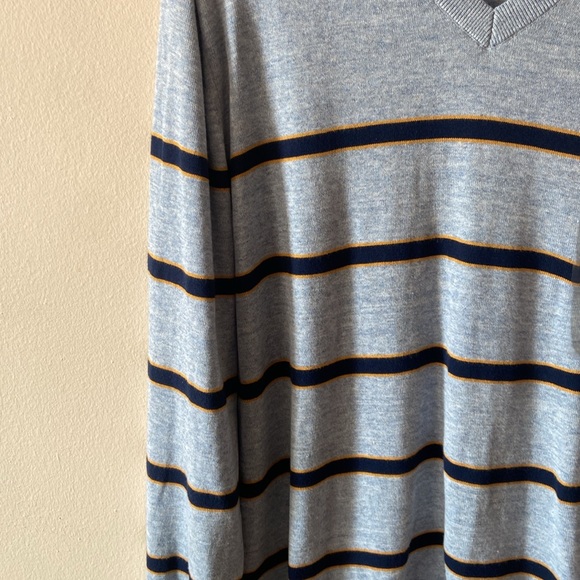 New GAP Grey blue & Blue Striped Knit Men's Sweater XL V-Neck yellow stripes - Picture 2 of 6